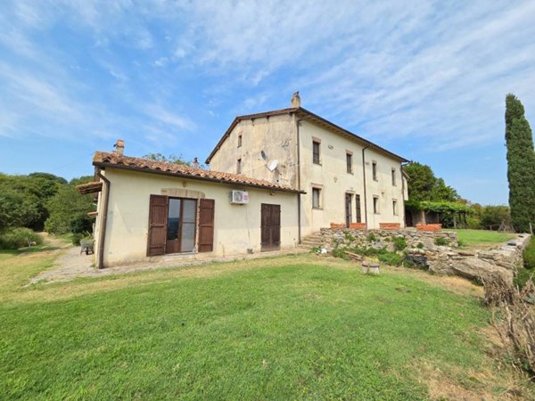 casa indipendente in vendita a Scansano