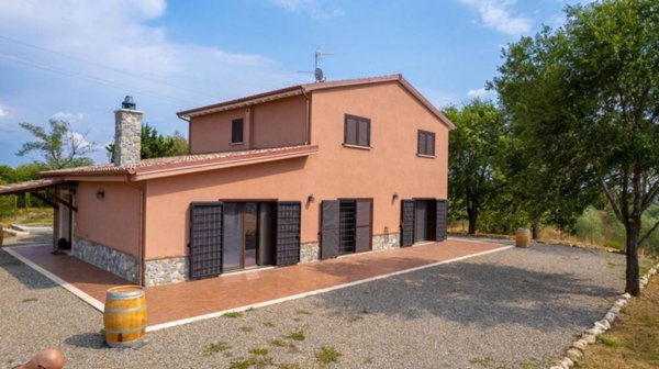 casa indipendente in vendita a Scansano