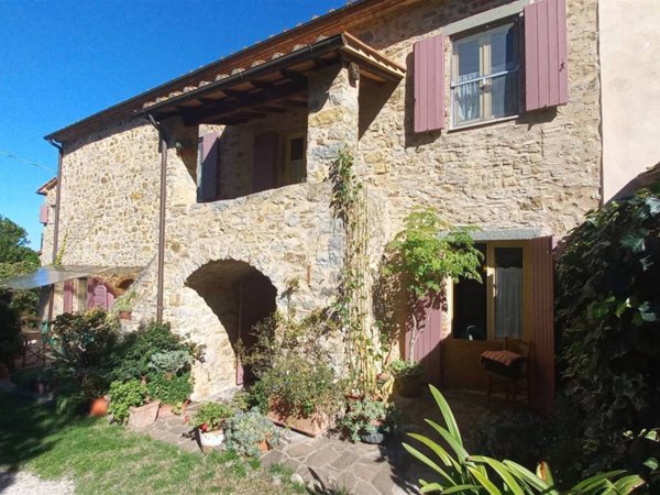 casa indipendente in vendita a Scansano in zona Polveraia