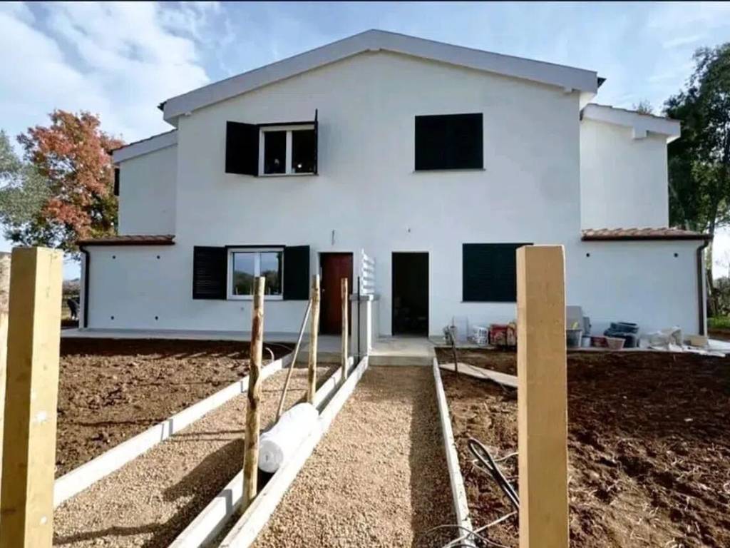 casa indipendente in vendita a Scansano