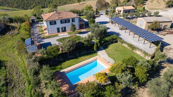 casa indipendente in vendita a Scansano