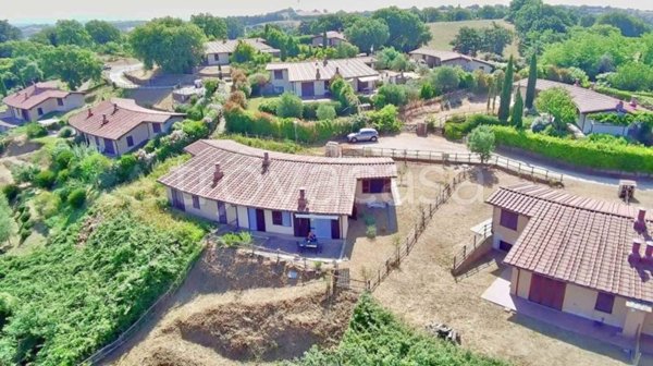 casa indipendente in vendita a Scansano