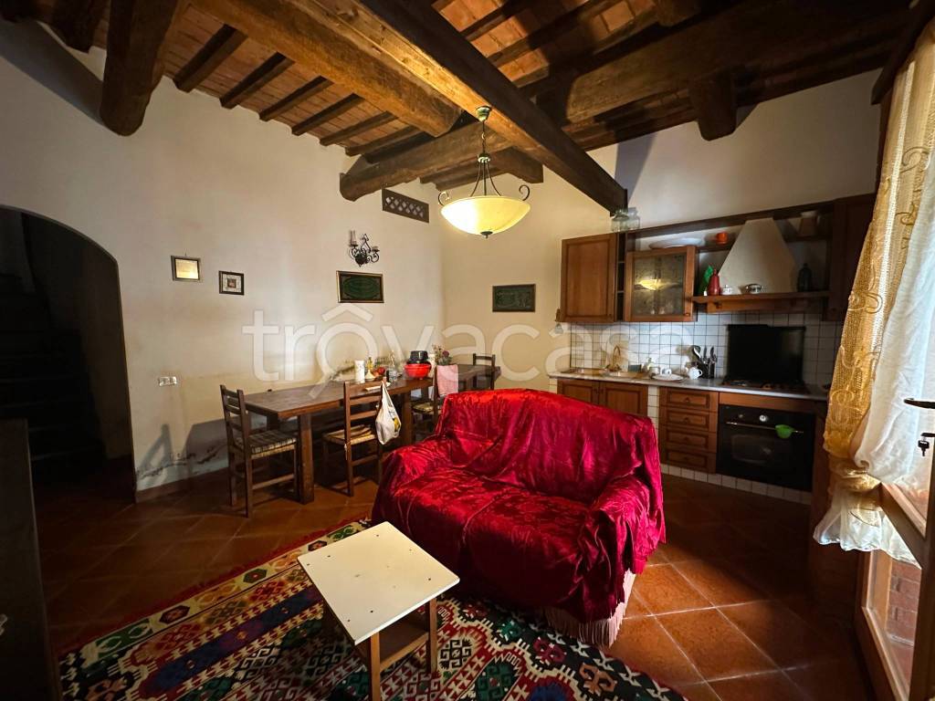 appartamento in vendita a Scansano in zona Montorgiali