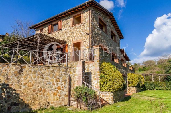 casa indipendente in vendita a Scansano