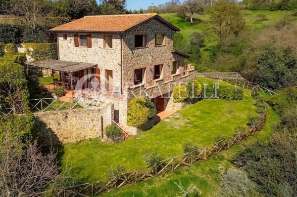 casa indipendente in vendita a Scansano