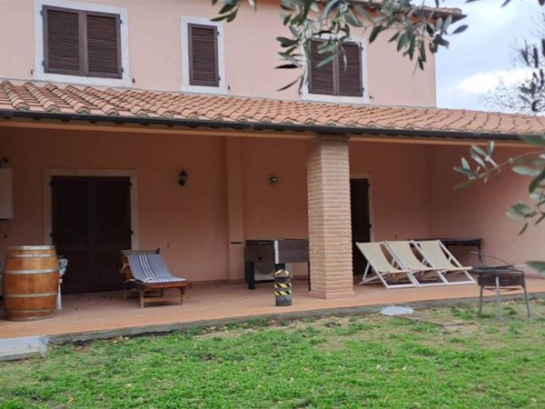 casa indipendente in vendita a Scansano