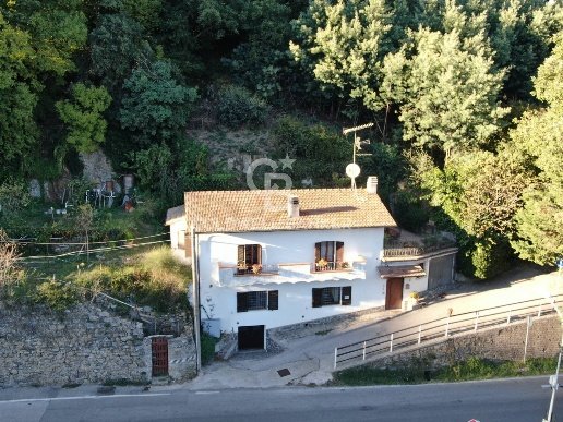 casa indipendente in vendita a Scansano