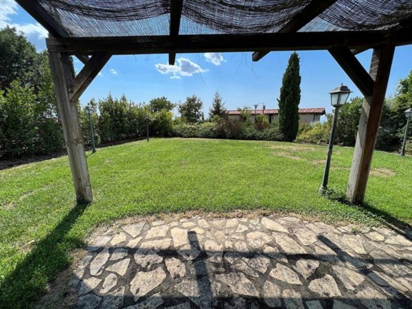 casa indipendente in vendita a Scansano