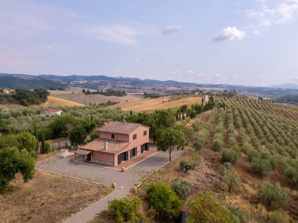 casa indipendente in vendita a Scansano