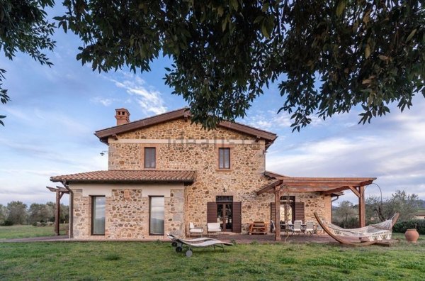 casa indipendente in vendita a Scansano