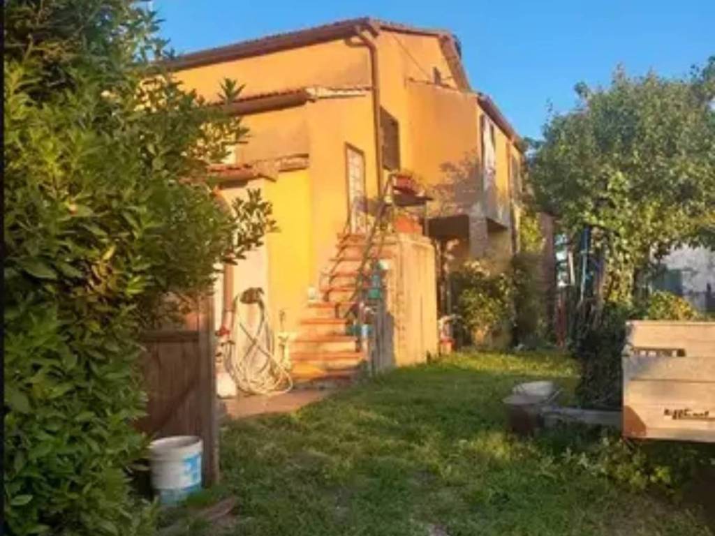 casa indipendente in vendita a Scansano in zona Poggioferro