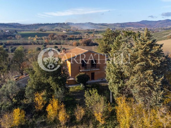 casa indipendente in vendita a Scansano