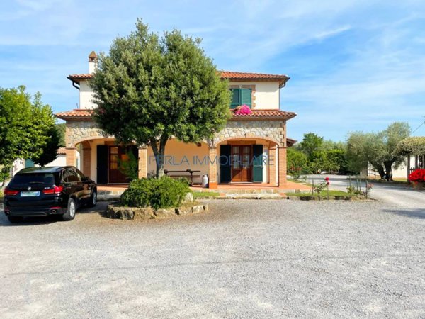 casa indipendente in vendita a Scansano