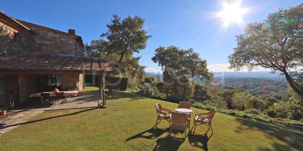 casa indipendente in vendita a Scansano