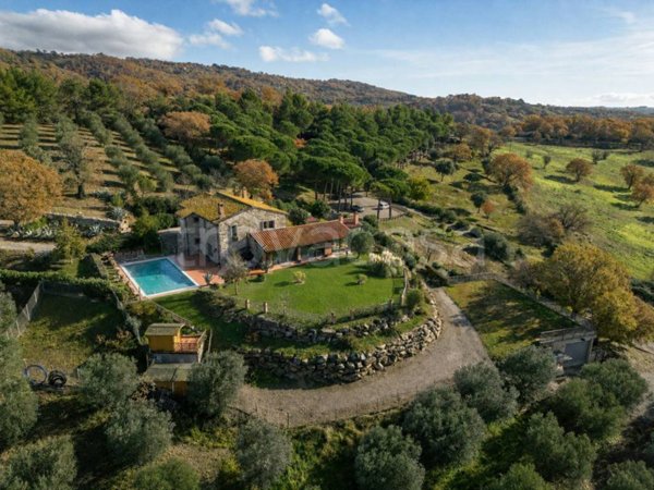 casa indipendente in vendita a Scansano