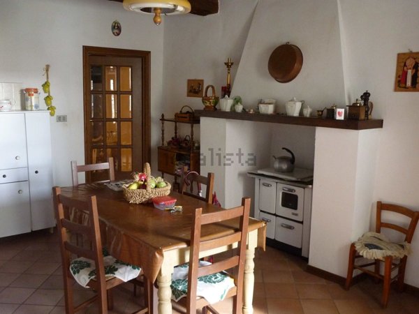 appartamento in vendita a Scansano in zona Montorgiali