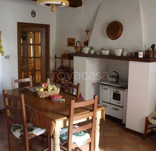 appartamento in vendita a Scansano in zona Montorgiali