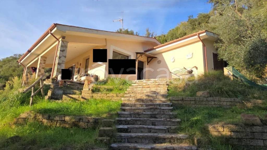 casa indipendente in vendita a Scansano in zona Montorgiali