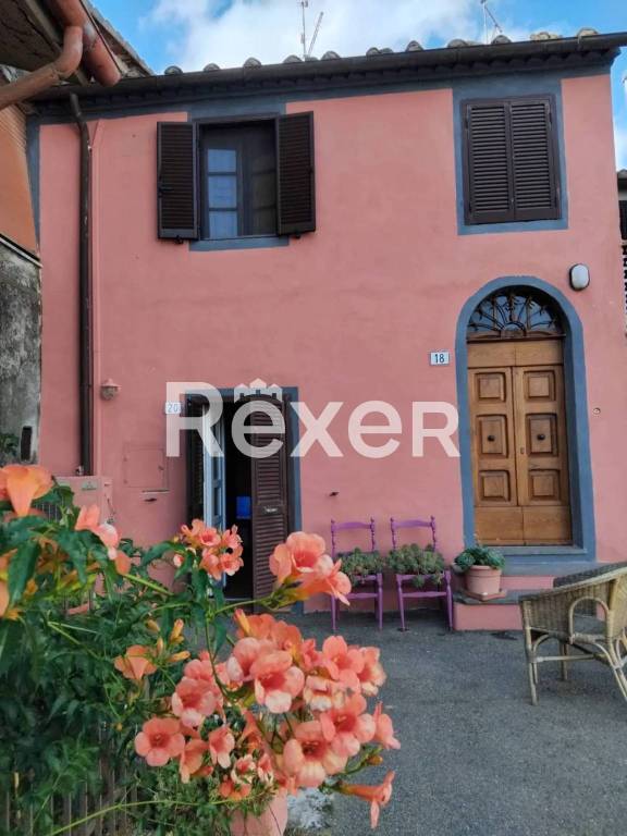 appartamento in vendita a Scansano in zona Poggioferro