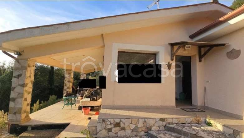 casa indipendente in vendita a Scansano in zona Montorgiali