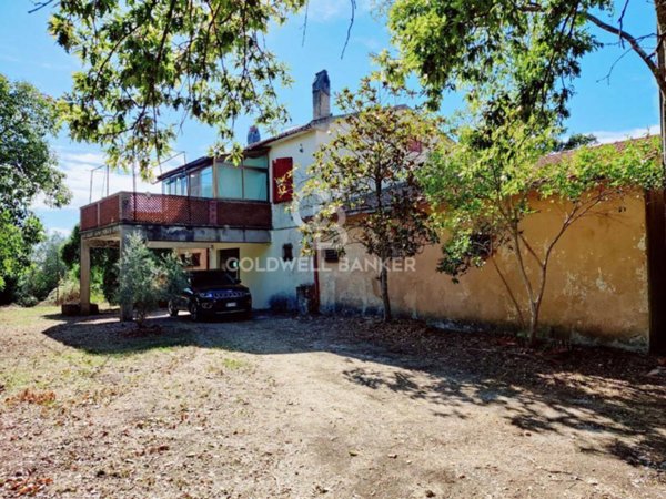 casa indipendente in vendita a Scansano in zona Poggioferro