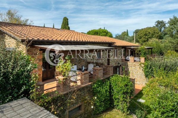 casa indipendente in vendita a Scansano