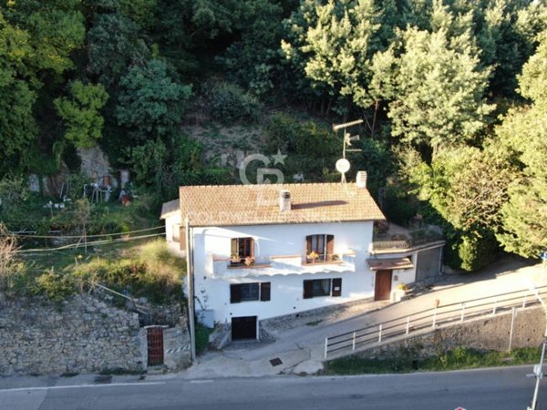 casa indipendente in vendita a Scansano