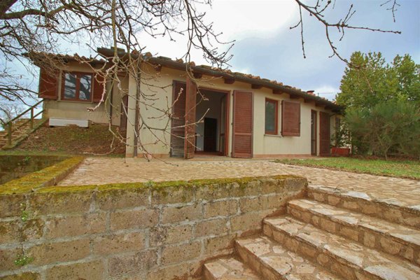 casa indipendente in vendita a Scansano