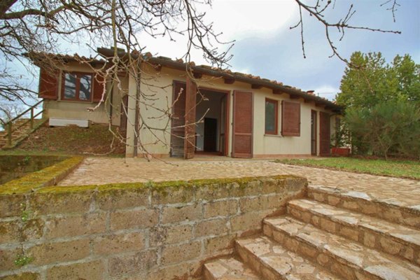 casa indipendente in vendita a Scansano