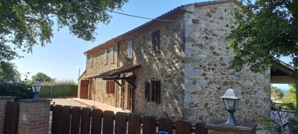 casa indipendente in vendita a Scansano in zona Poggioferro