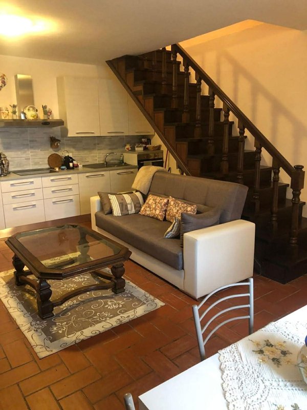 appartamento in vendita a Scansano in zona Montorgiali