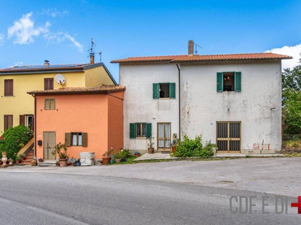 casa indipendente in vendita a Scansano
