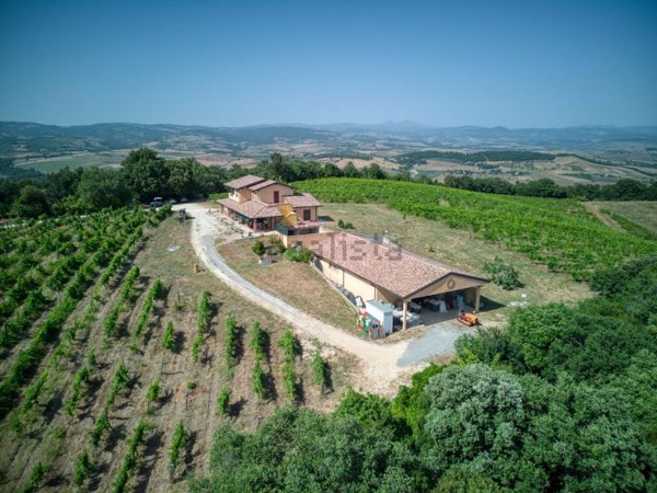 casa indipendente in vendita a Scansano