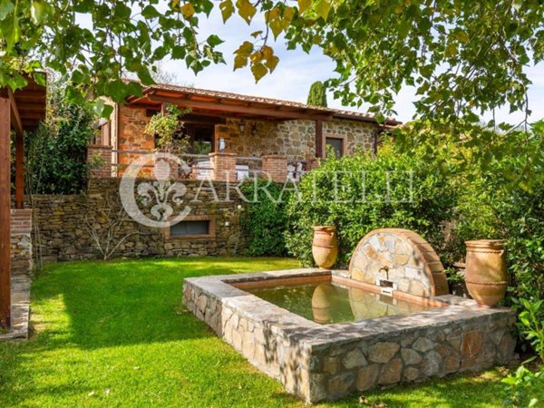 casa indipendente in vendita a Scansano