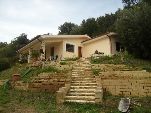 casa indipendente in vendita a Scansano in zona Montorgiali