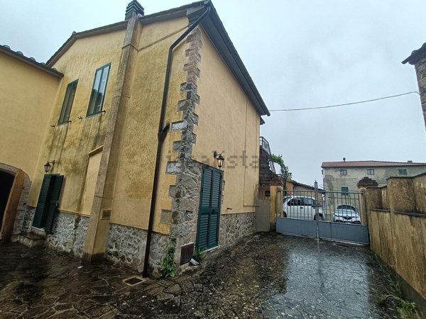 appartamento in vendita a Scansano in zona Murci