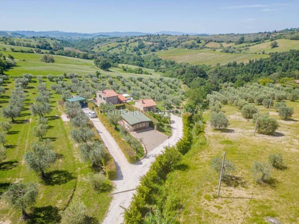 casa indipendente in vendita a Scansano