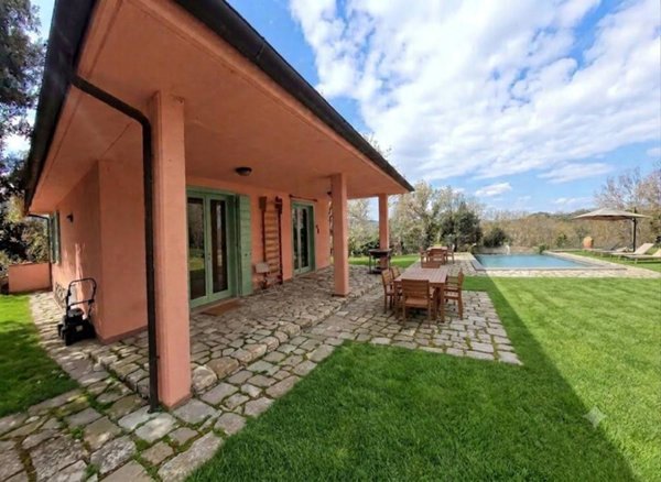 casa indipendente in vendita a Scansano