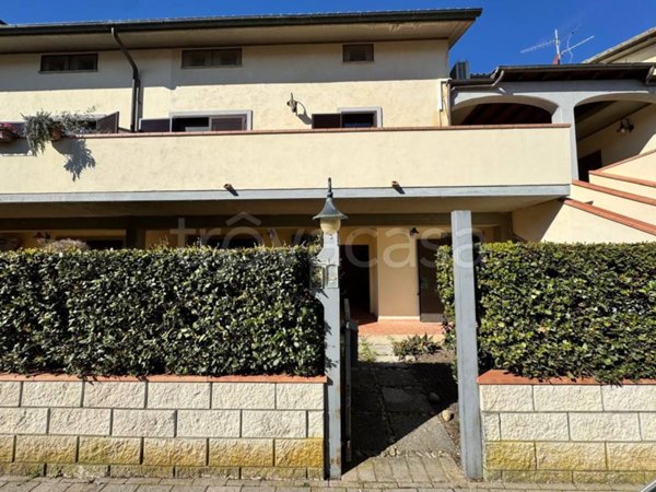 appartamento in vendita a Scansano in zona Pomonte