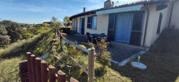 casa indipendente in vendita a Scansano