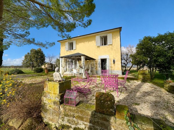 casa indipendente in vendita a Scansano in zona Pomonte