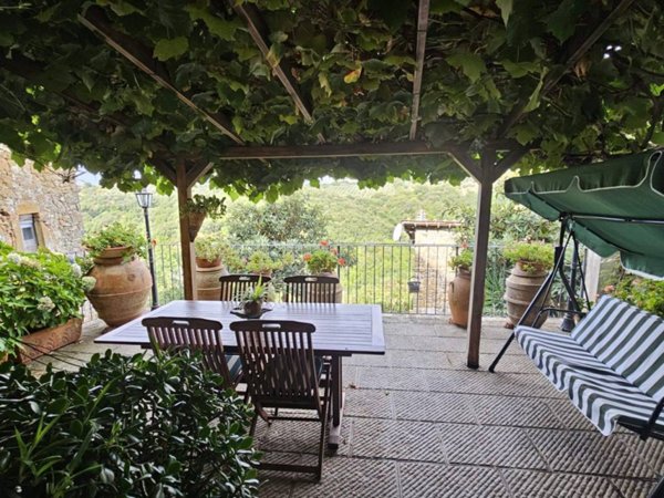 casa indipendente in vendita a Scansano in zona Montorgiali