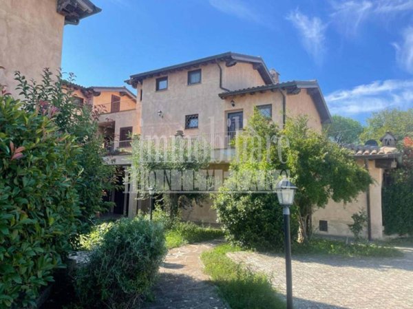 appartamento in vendita a Scansano in zona Pomonte