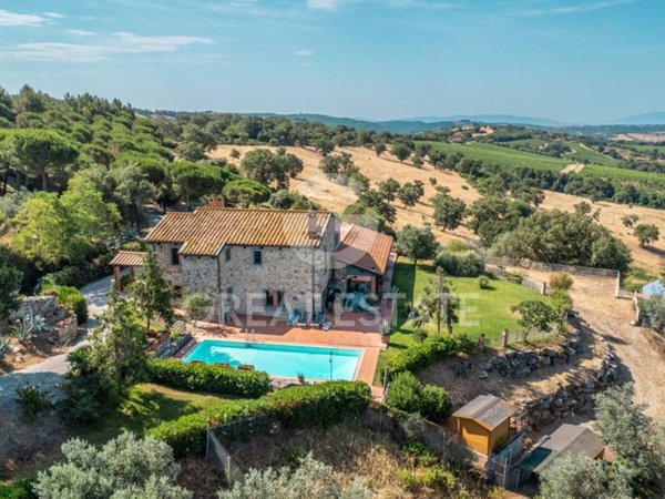 casa indipendente in vendita a Scansano