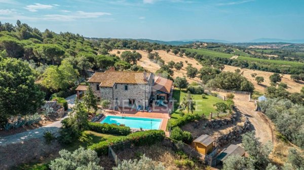 casa indipendente in vendita a Scansano