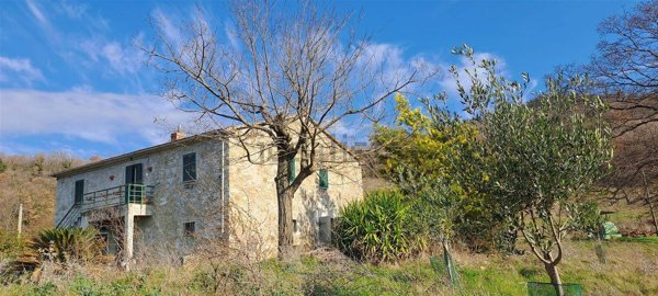 casale in vendita a Scansano in zona Poggioferro