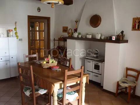 appartamento in vendita a Scansano in zona Montorgiali
