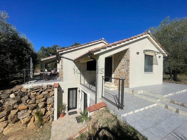 casale in vendita a Scansano