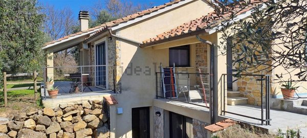 casale in vendita a Scansano