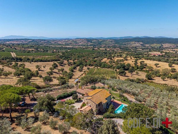 casa indipendente in vendita a Scansano